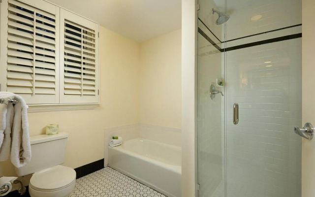 Inn at Pelican Bay