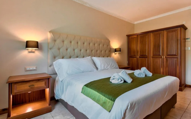 Villa Gardenia - 5 Bedroom Holiday Villa With Pool