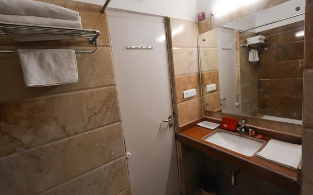 OYO 492 Hotel Janhvi International