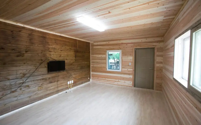 Wangju Godeok Pension