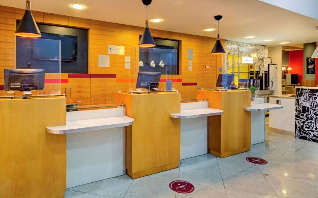 ibis Vitoria Praia de Camburi