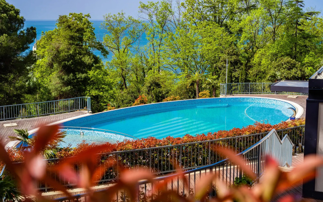 Sotis Galaxy on Kurortny Avenue 105