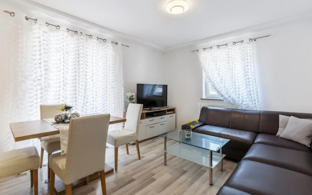 Awesome Home in Labin With Wifi and 4 Bedrooms