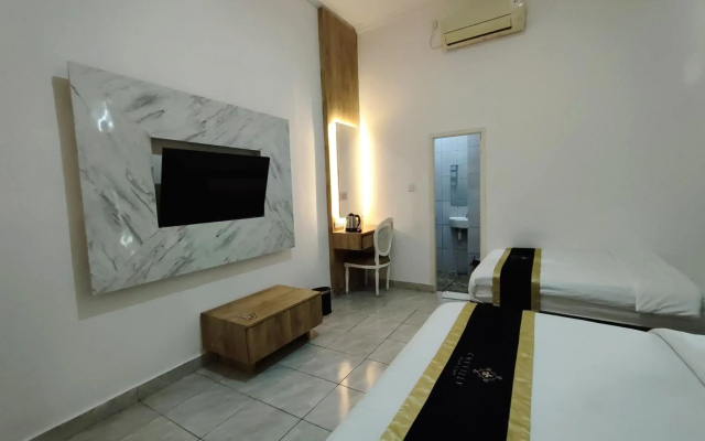 Chevilly Resort and Camp