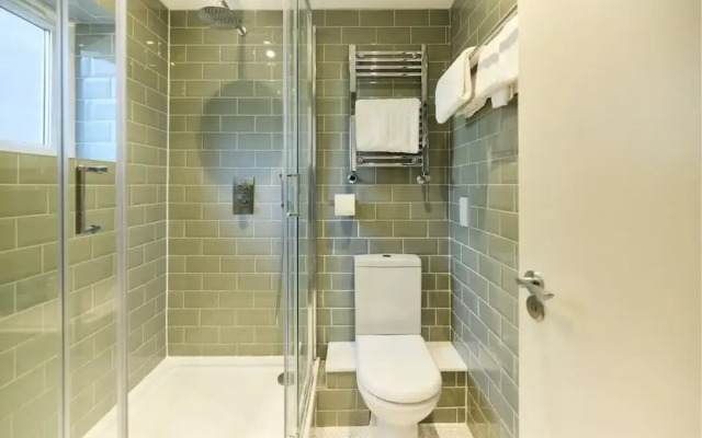 The Brunswick Retreat - Warm 3bdr Flat With Balcony