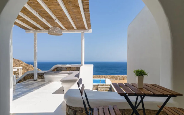 Contiki Resort Mykonos