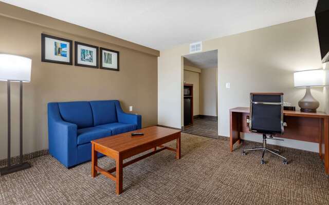 Comfort Inn & Suites Spring Lake - Fayetteville near Fort Bragg