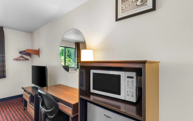 Super 8 by Wyndham Dumfries/Quantico