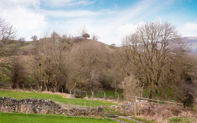 Ye Olde Bowling Green Inn by OYO