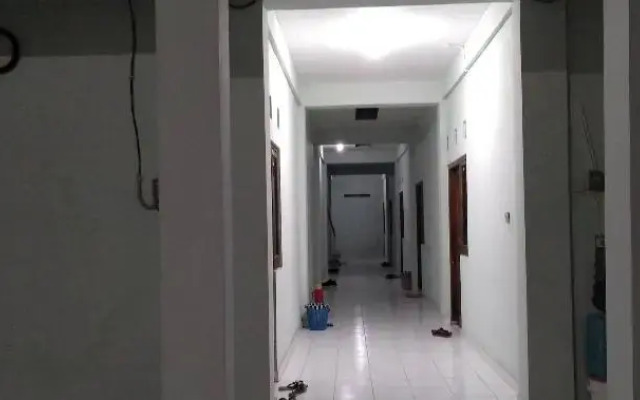 Rumah Singgah Peziarah Ganjuran by ZUZU