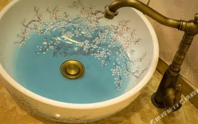 Zhixian Yage Hotel (Guiyang Huaguoyuan Shopping Center)