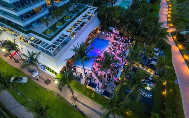 Bentley Beach Club by Edgewater One VR