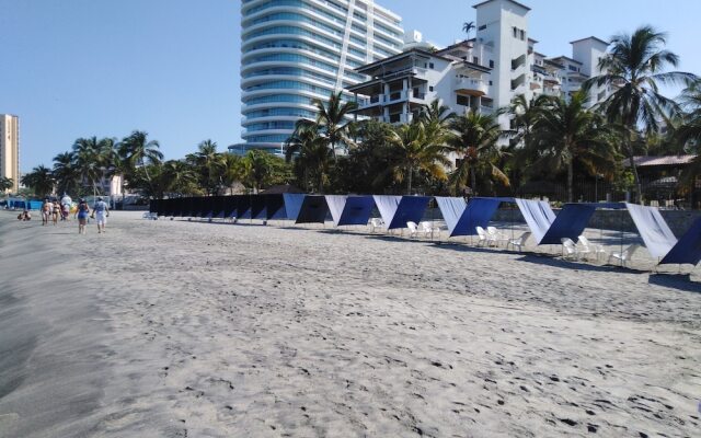 Hotel Los Cristales West Plaza