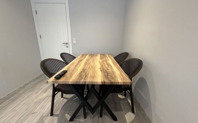 Real Homes & Metro Line