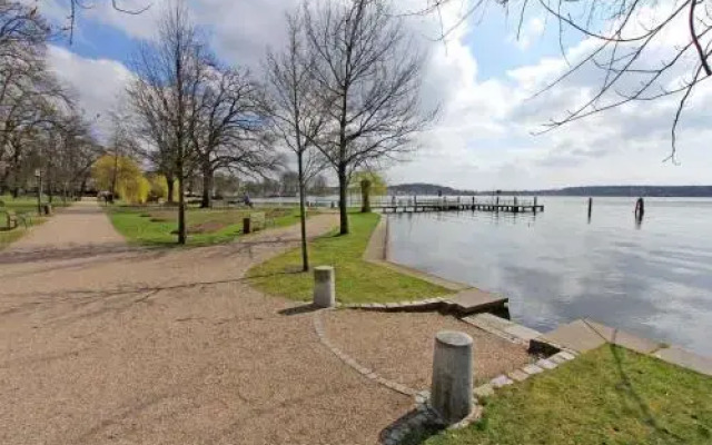 Stadtvilla an der Mueritz SEE 8970