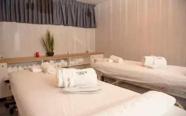 Ramada Olivie Nazareth