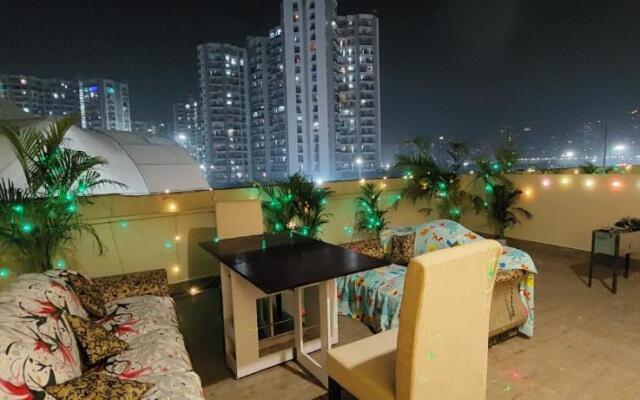 NE-1st time in Noida Stay In mall