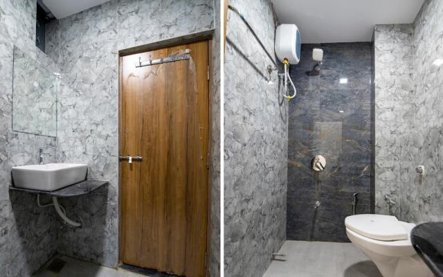 OYO 49524 Hotel Bhavya