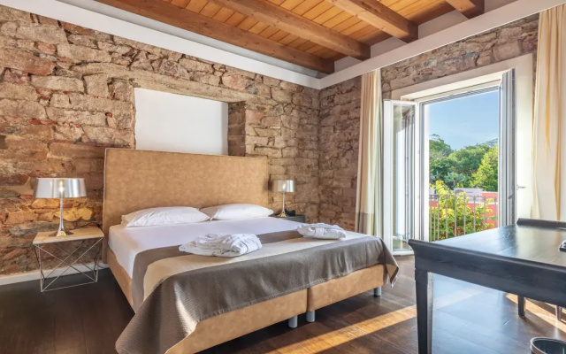 Raphael Hotel