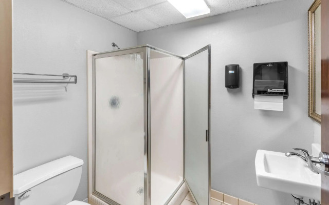 Clarion Inn & Suites Northwest