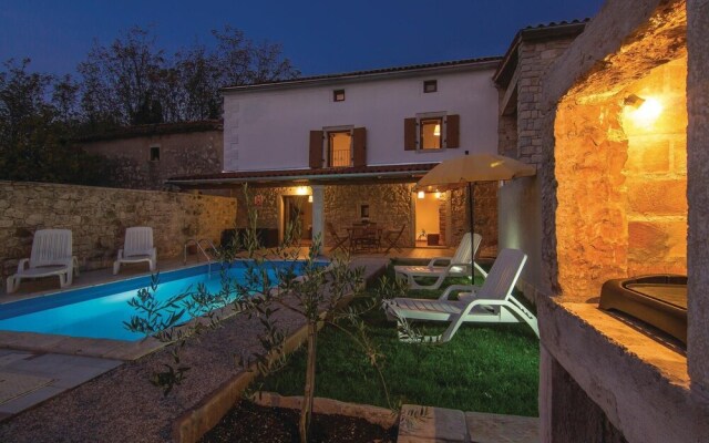 Nice Home in Porec With 2 Bedrooms, Internet and Outdoor Swimming Pool