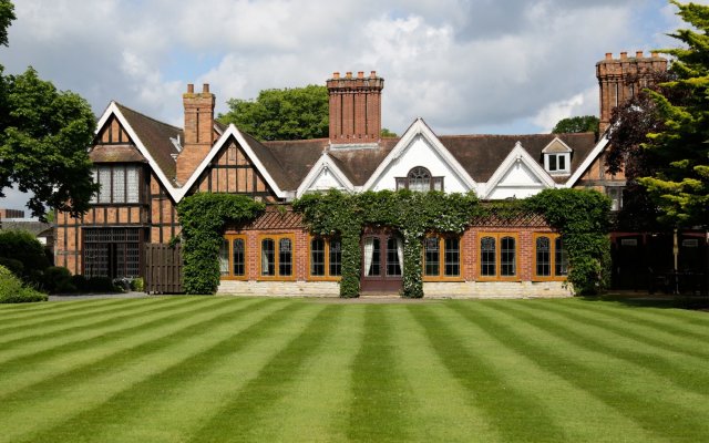 Macdonald Alveston Manor Hotel & Spa