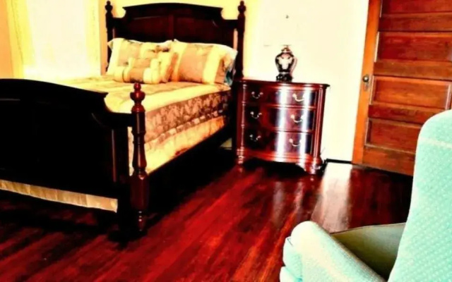 Laurel Manor Bed and Breakfast
