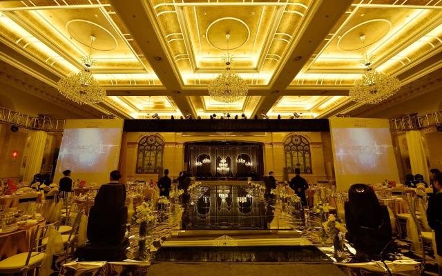Clarion Hotel