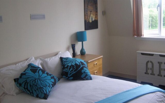 Almond House Lodge