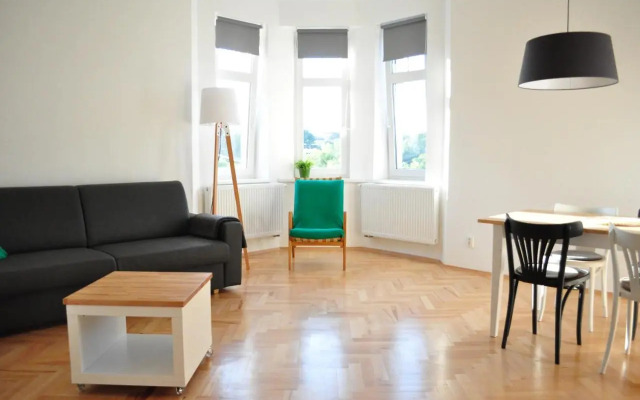 Central-Modern-Apartment
