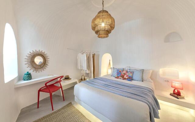 White Cave by Caldera Houses