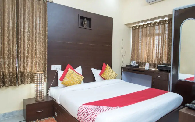 OYO Home 12741 Modern House near Geetanjali Hospital