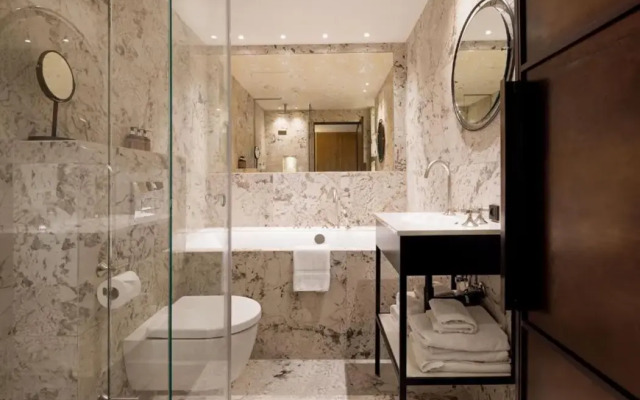 Hypernym Hotel & Suites