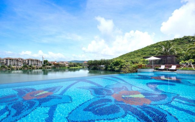 Holiday Inn and Suites Sanya Yalong Bay