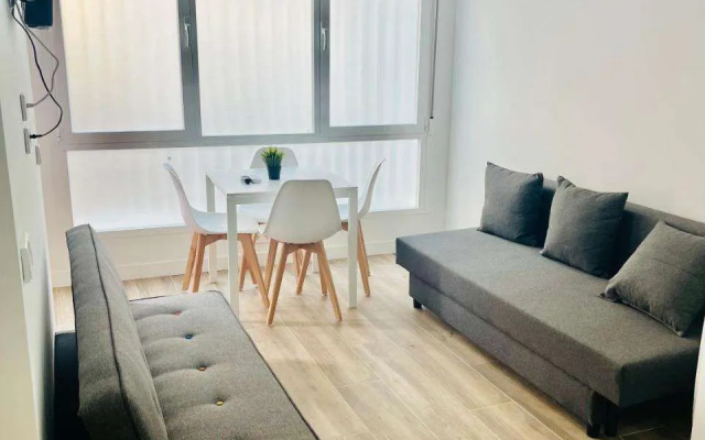 Bernabeu/ C.Universitaria Apartments