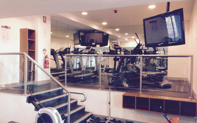 Breakwater Apartment