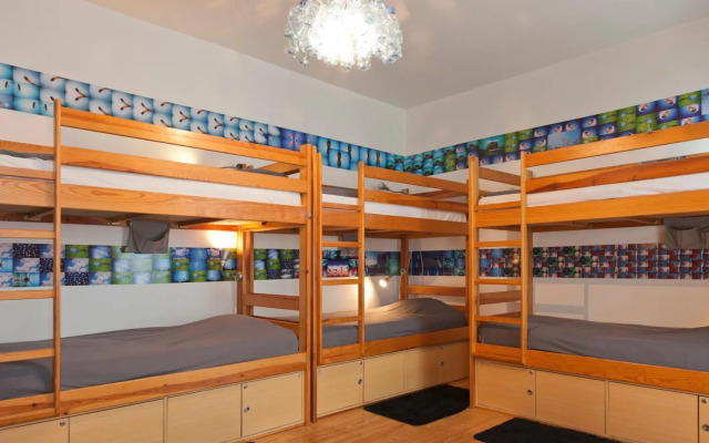 Living Lounge Hostel