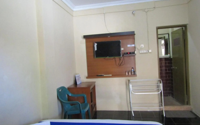 Hotel Family Syariah 1 by ZUZU