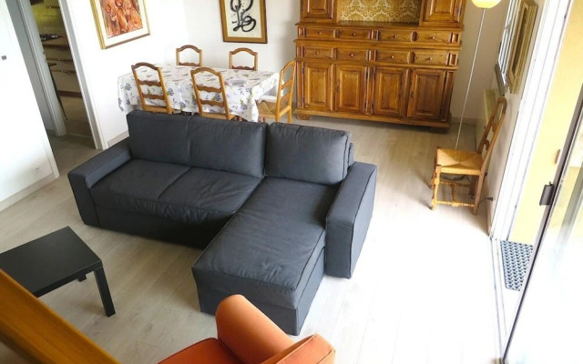 Selva 1 Lake View Apartment in Ghiffa With Pool
