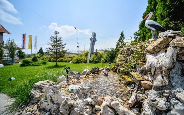 Garni Hotel 018 In