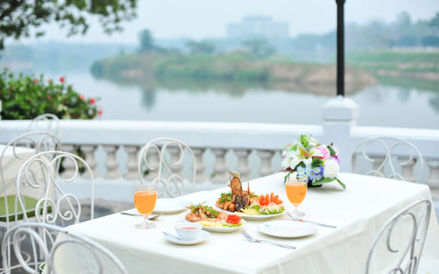 Wiang Indra Riverside Resort