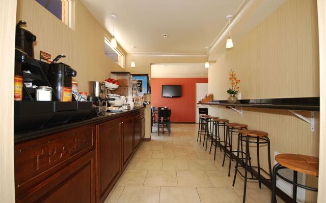 Pasadena Rose & Crown Hotel