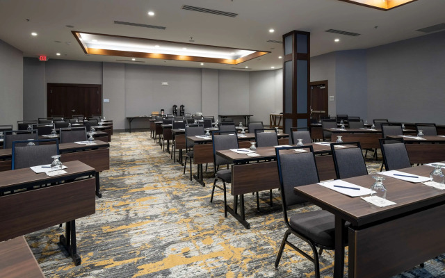 DoubleTree by Hilton Madison East