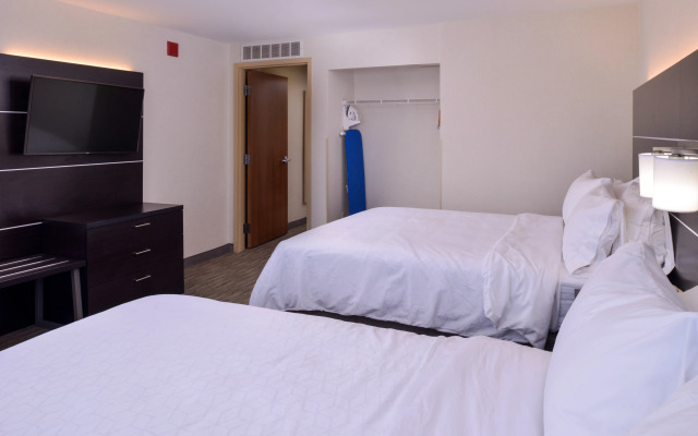 Holiday Inn Express Hotel & Suites Southfield - Detroit