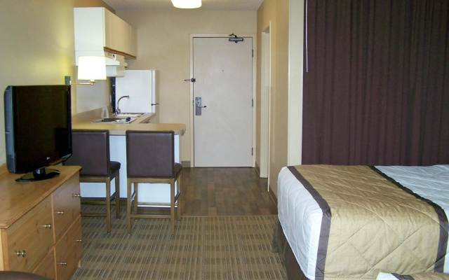 Studio 6 Extended Stay Milwaukee Brookfield WI