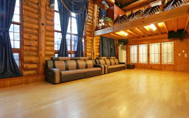 Yangpyeong Gureume Dalgadeusi Pension
