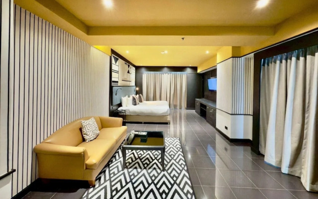 The Quarter Saphan Khwai by UHG