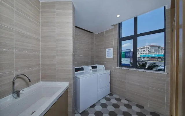 Holiday Inn Express Zhangjiagang East