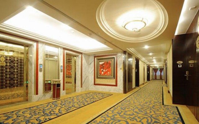Golden Splendid Hotel Gynn