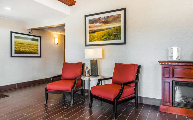 Comfort Inn & Suites North Hays Area